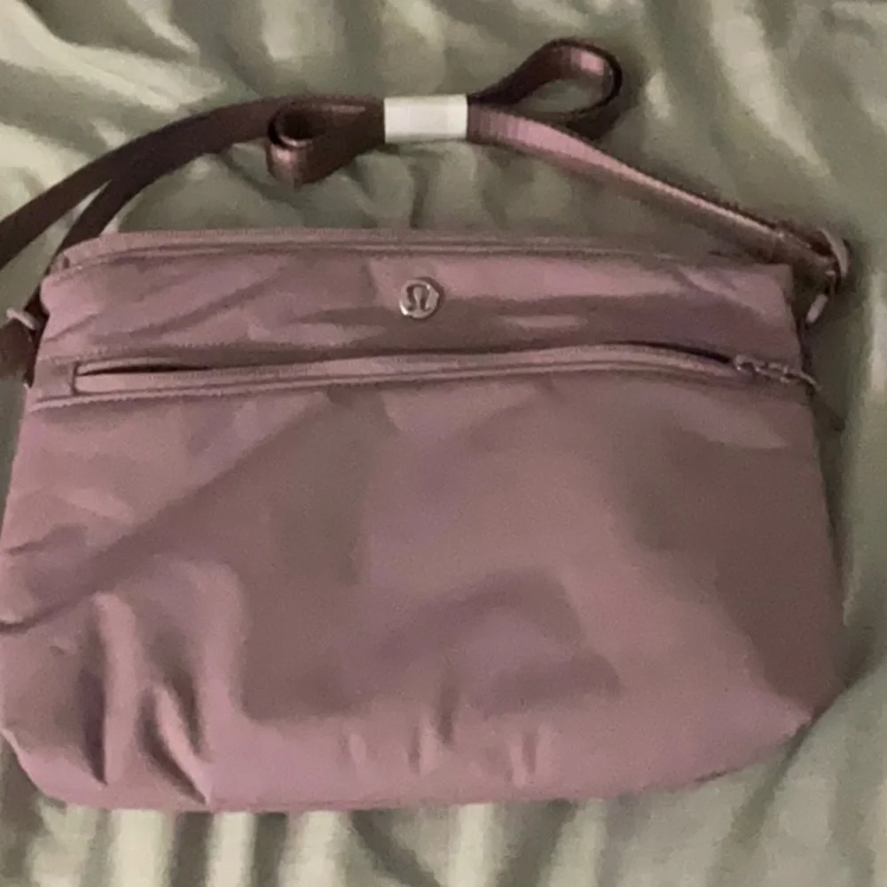 lululemon athletica Women's Lavender Lux Crossbody Bag - Picture 3 of 9